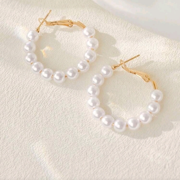 Chic Gold and White Pearl Earrings - Picture 4 of 7